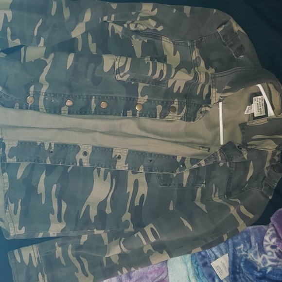 Jacket - Picture 4 of 4